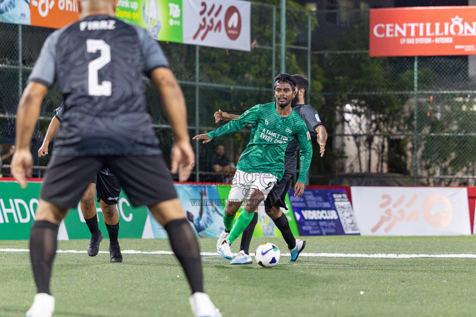 KHAARIJEE VS TEAM BADHAHI in Club Maldives Classic 2024 held in Rehendi Futsal Ground, Hulhumale', Maldives on Tuesday, 3rd September 2024. 
Photos: Nausham Waheed / images.mv