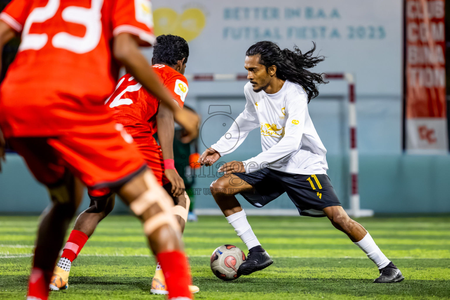 Kudarikilu vs Dharavandhoo in Day 4 of Better in Baa Futsal Fiesta 2025 Men's division held in B. Eydhafushi, Maldives on Saturday, 8th November 2025. Photos: Nausham Waheed / images.mv