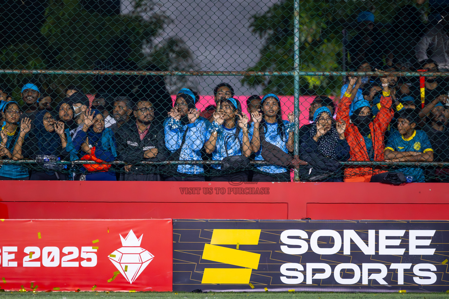 HDh Neykurendhoo vs HDh Kumundhoo in Haa Dhaalu Atoll Semi Final on Day 23 of Golden Futsal Challenge 2025 was held on Monday , 27th January 2025, in Hulhumale', Maldives.
Photos: Ismail Thoriq / images.mv