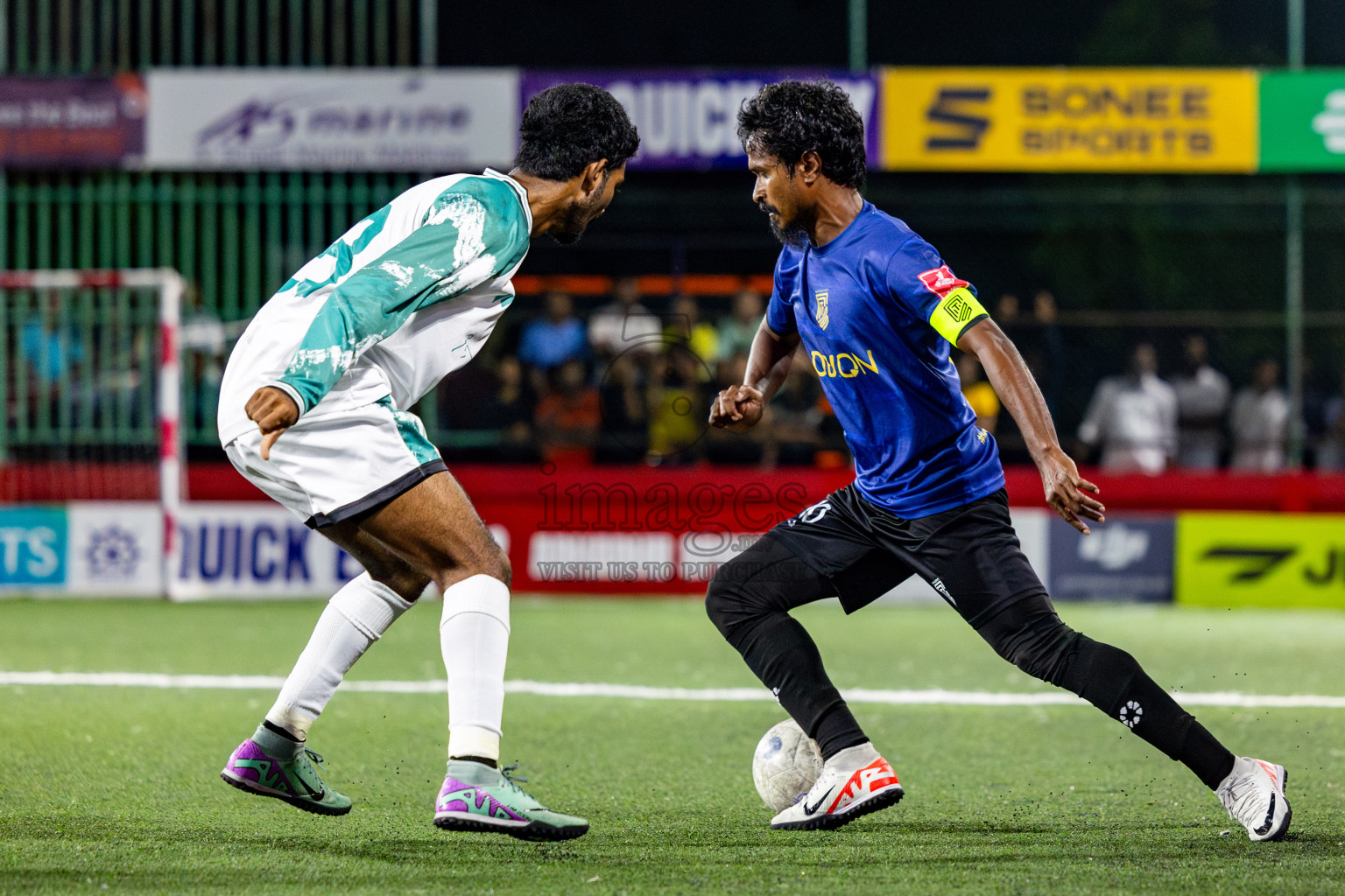 HDh Kumundhoo vs HDh Naivaadhoo in Day 17 of Golden Futsal Challenge 2025 was held on Tuesday, 21st January 2025, in Hulhumale', Maldives. Photos: Nausham Waheed / images.mv