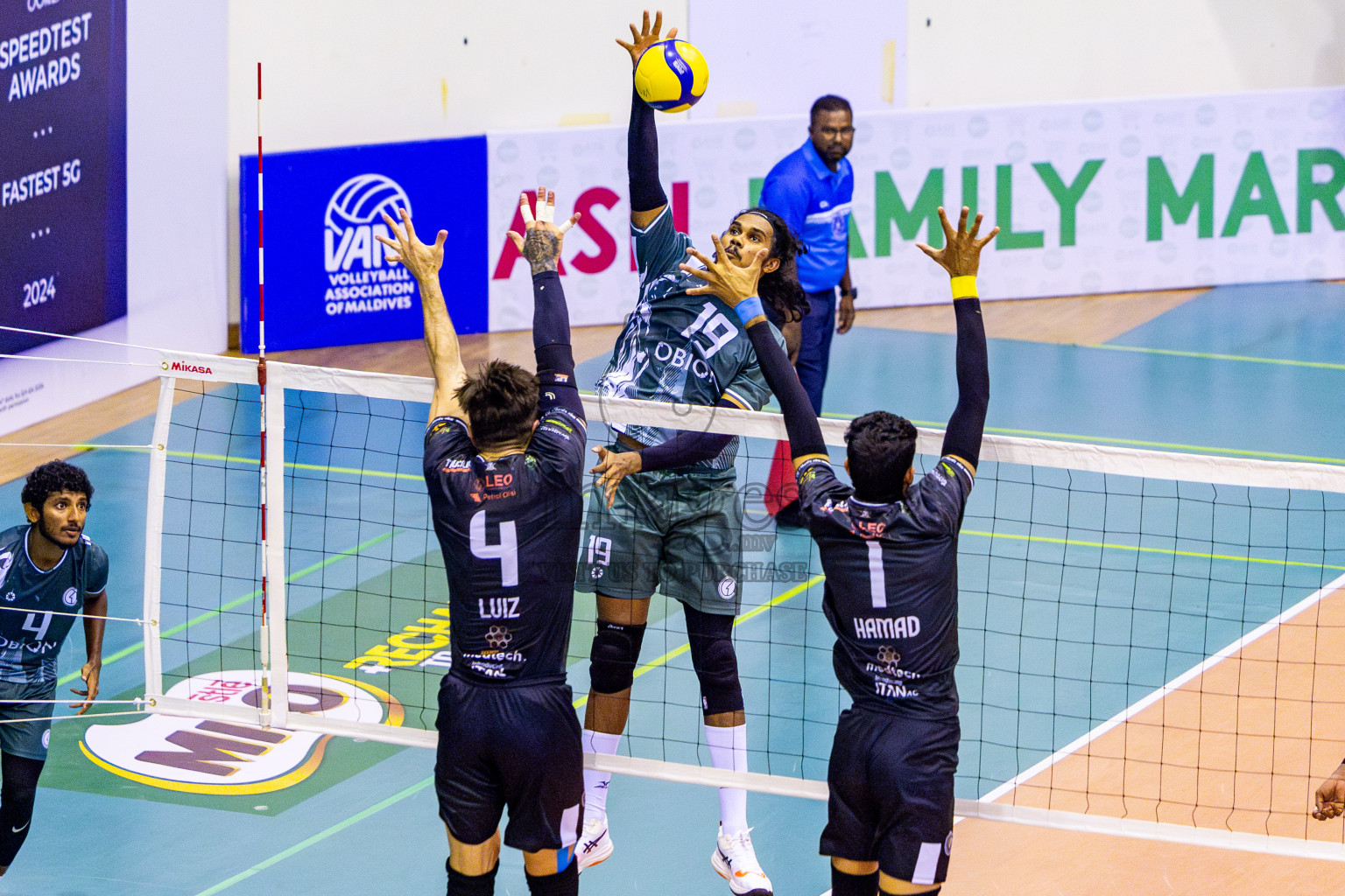 Dhivehi Sifainge Club vs Club HDC in the Final of MILO VAM Cup 2025 held in Male', Maldives on Wednesday, 2nd July 2025 at Social Center Indoor Hall Photos By: Nausham Waheed / images.mv