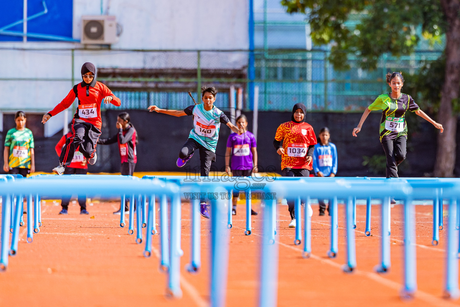 Day 2 of Inter-school Athletics Championship 2025 held in Ekuveni Synthetic Track, Male', Maldives on Tuesday, 07th October 2025. Photos by: Areef Adam / Images.mv