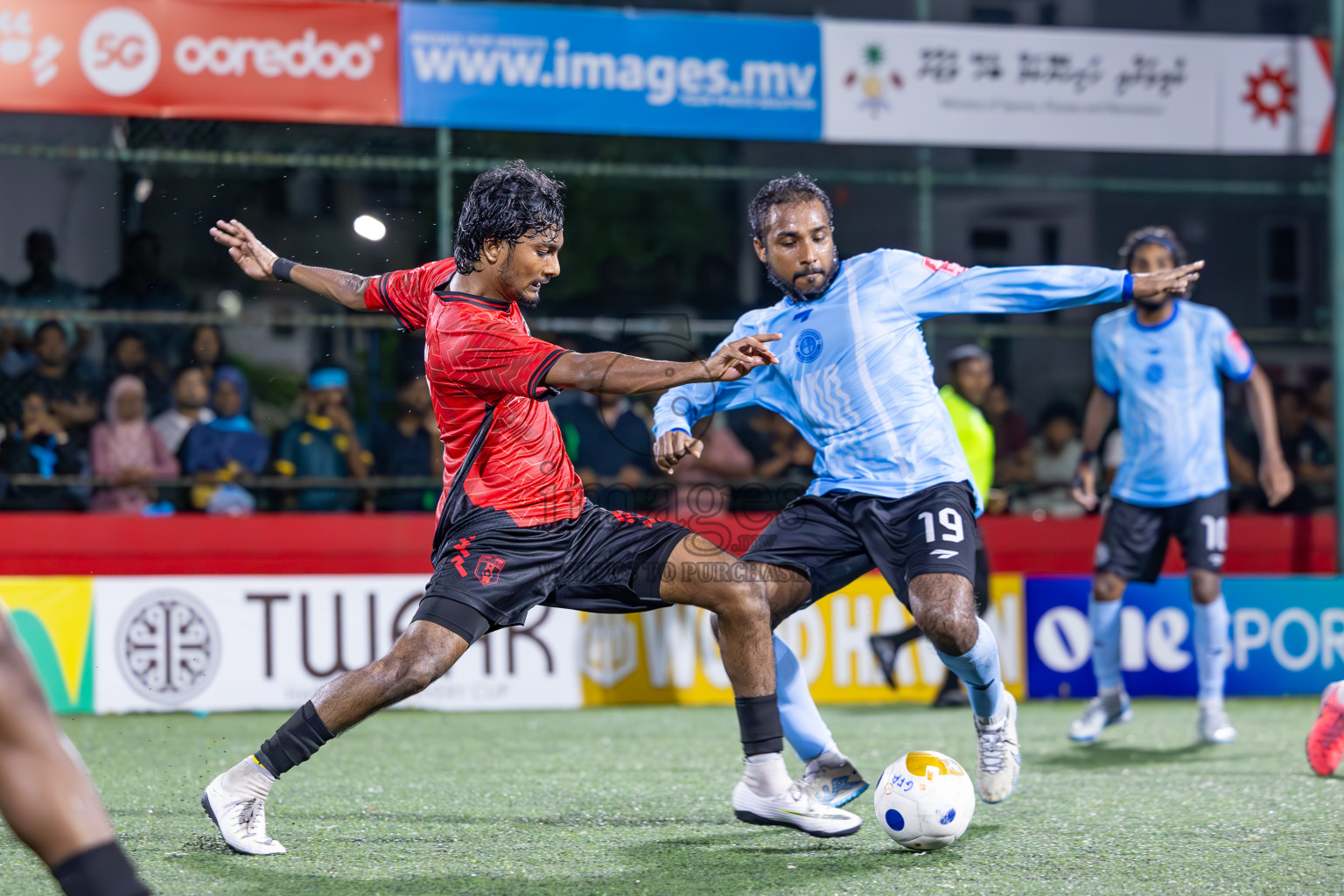 HDh Neykurendhoo vs HDh Kumundhoo in Haa Dhaalu Atoll Semi Final on Day 23 of Golden Futsal Challenge 2025 was held on Monday , 27th January 2025, in Hulhumale', Maldives.
Photos: Ismail Thoriq / images.mv