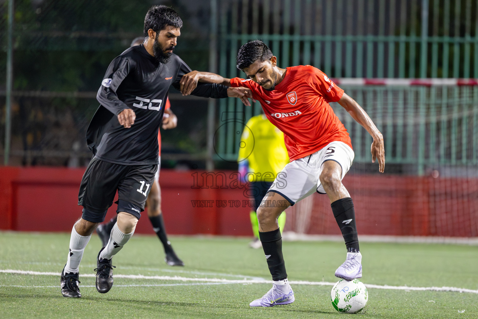 Sheesha vs Roseware in Day 1 of Office League 2025 was held on Wednesday, 16th April 2025 in Hulhumale', Maldives.
Photos: Ismail Thoriq / images.mv