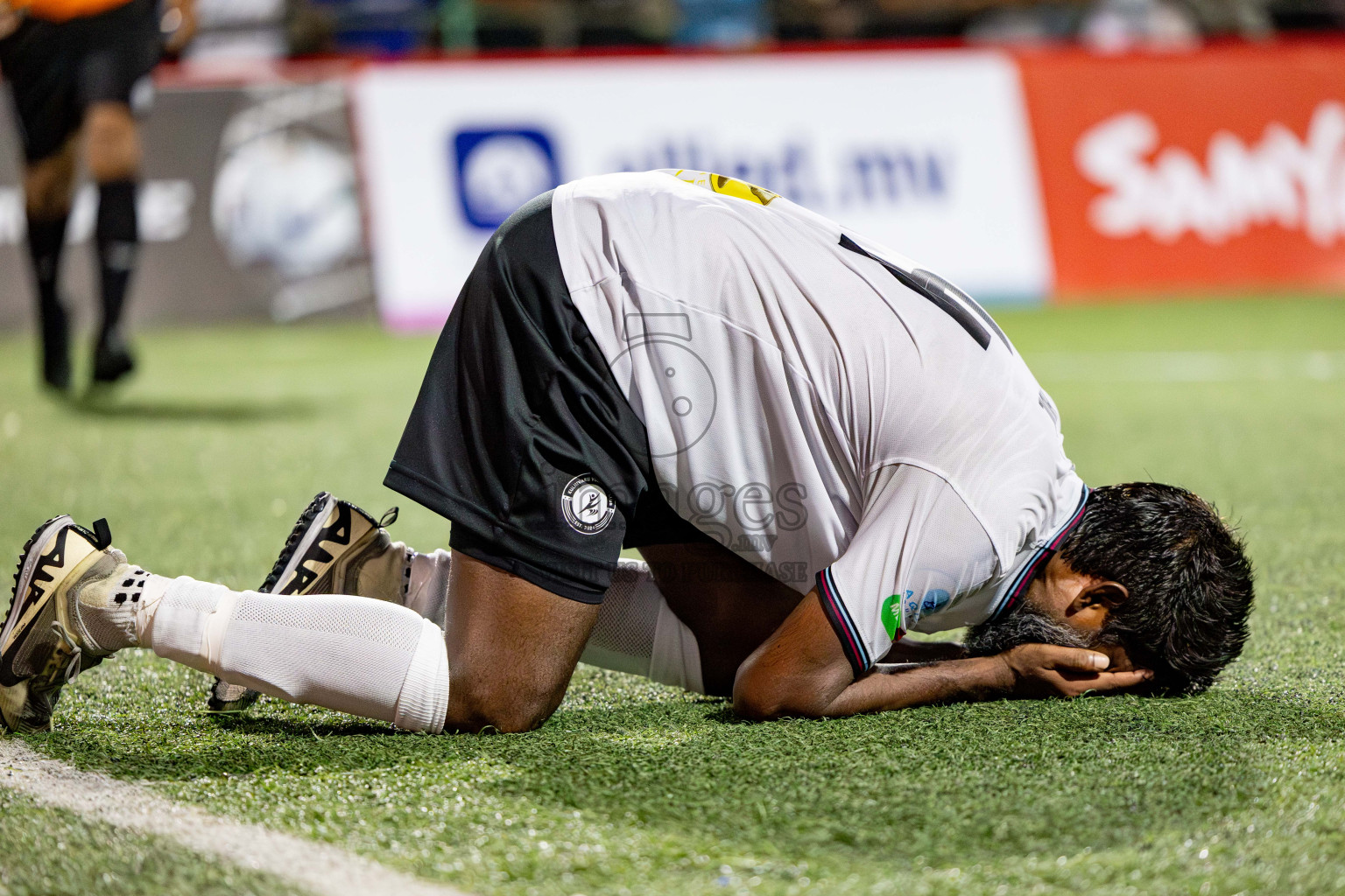 TEAM BADHAHI vs KULHIVARU VUZARA CLUB in the Semi-finals of Club Maldives Classic 2024 held in Rehendi Futsal Ground, Hulhumale', Maldives on Tuesday, 19th September 2024. 
Photos: Ismail Thoriq / images.mv