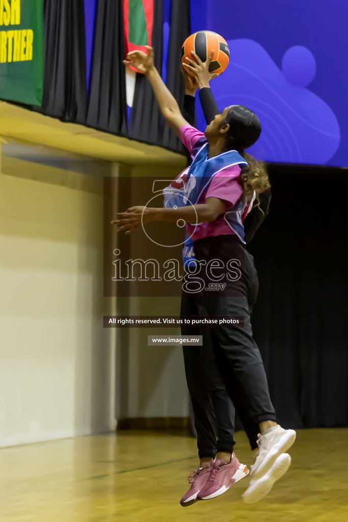 Shinning Star vs Mahibadhoo in the Milo National Netball Tournament 2022 on 21 July 2022, held in Social Center, Male', Maldives. Photographer: Shuu / Images.mv