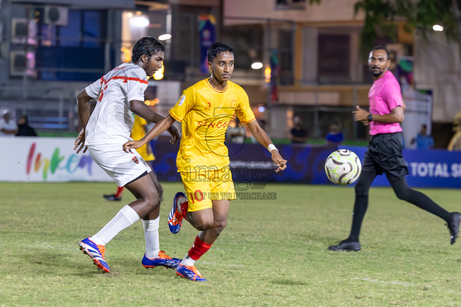 Day 10 of Dhivehi Youth League 2024 was held at Henveiru Stadium, Male', Maldives on Sunday, 15th December 2024.
Photos: Ismail Thoriq / Images.mv