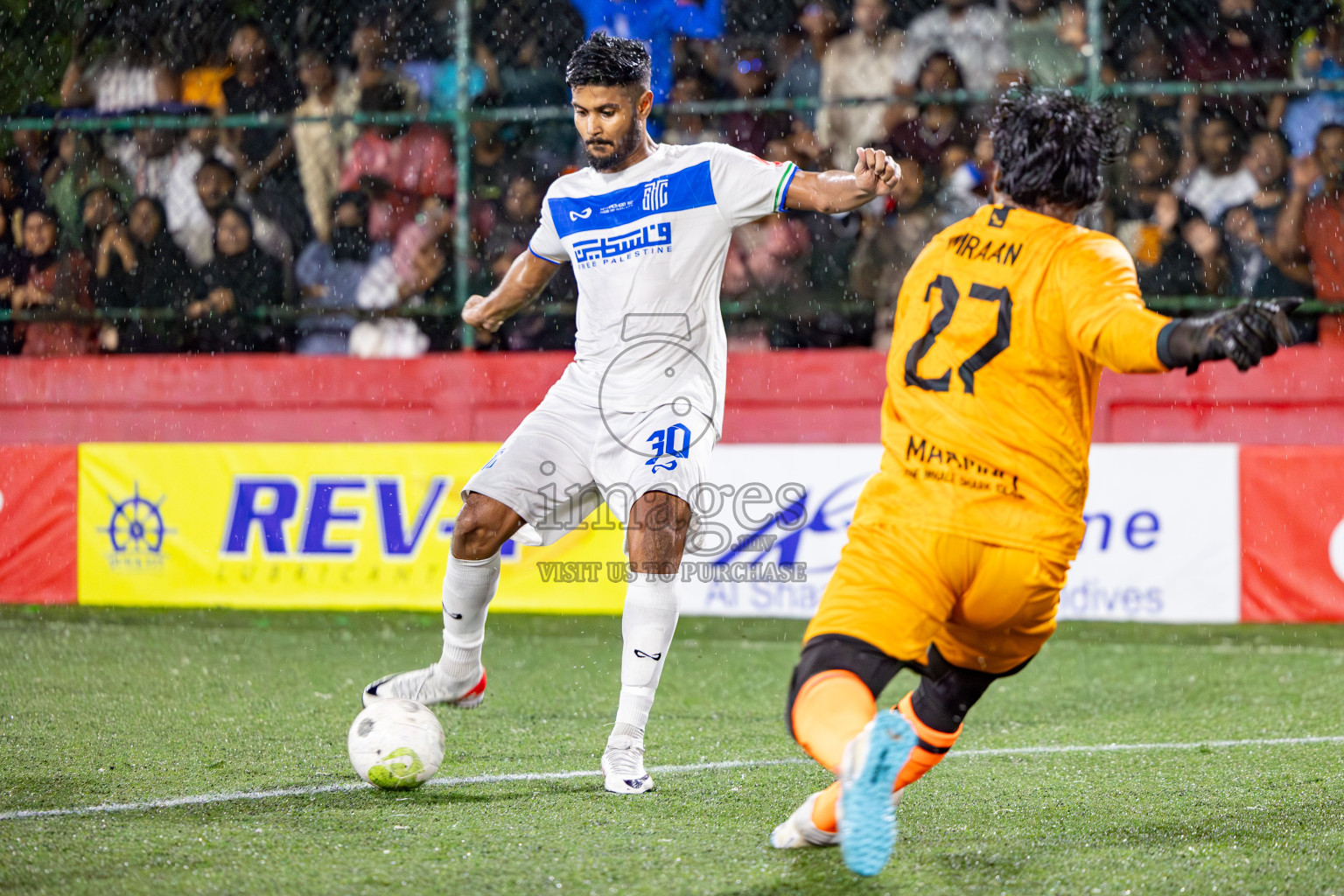 S. Hithadhoo VS ADh. Maamigili in Round of 16 on Day 40 of Golden Futsal Challenge 2024 which was held on Tuesday, 27th February 2024, in Hulhumale', Maldives Photos: Hassan Simah / images.mv