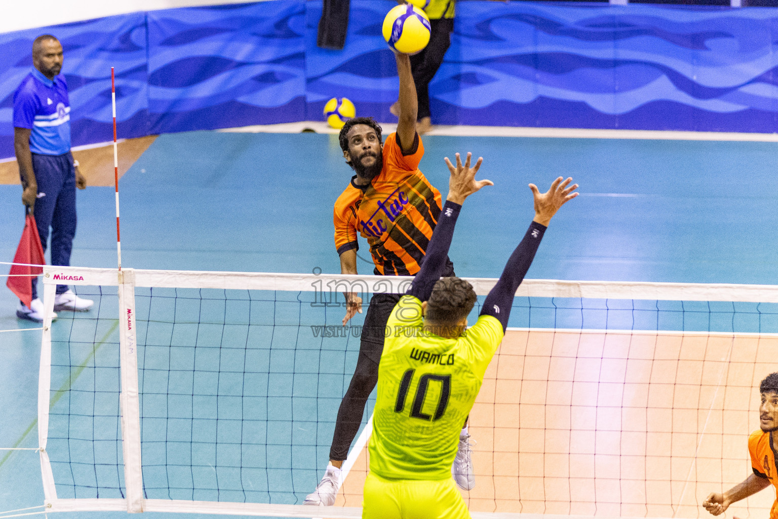 Final of Men's Division of Volleyball Association Cup 2023 held in Male', Maldives on Tuesday, 26th December 2023 at Social Center Indoor Hall Photos By: Nausham Waheed /images.mv