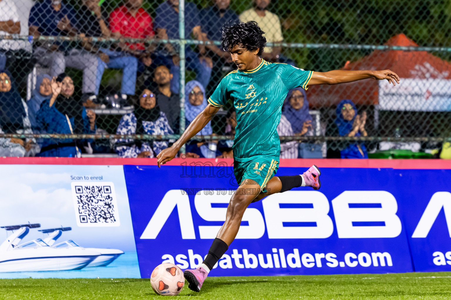 Team Badhahi vs Thauleemee Gulhun in Day 10 of Club Maldives Cup Classic 2025 was held in Rehendi Futsal Ground, Hulhumale', Maldives on Wednesday, 24th September 2025. Photos: Nausham Waheed / images.mv
