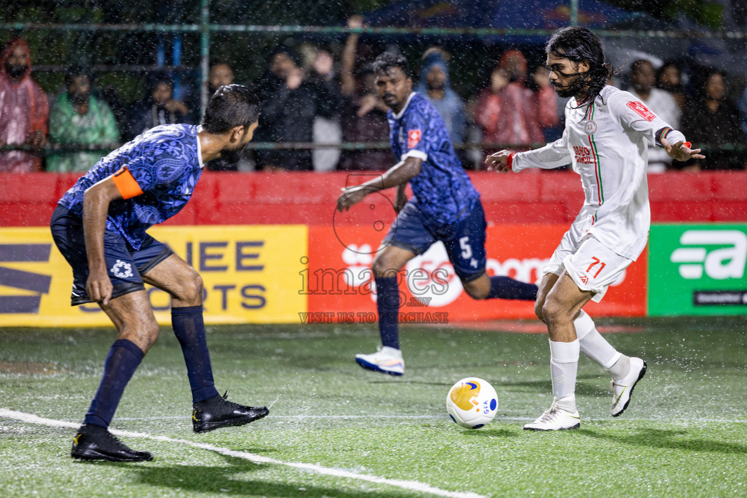 L. Isdhoo VS L. Mundoo in Day 18 of Golden Futsal Challenge 2025 was held on Wednesday, 22nd January 2025, in Hulhumale', Maldives. Photos: Nausham Waheed / images.mv