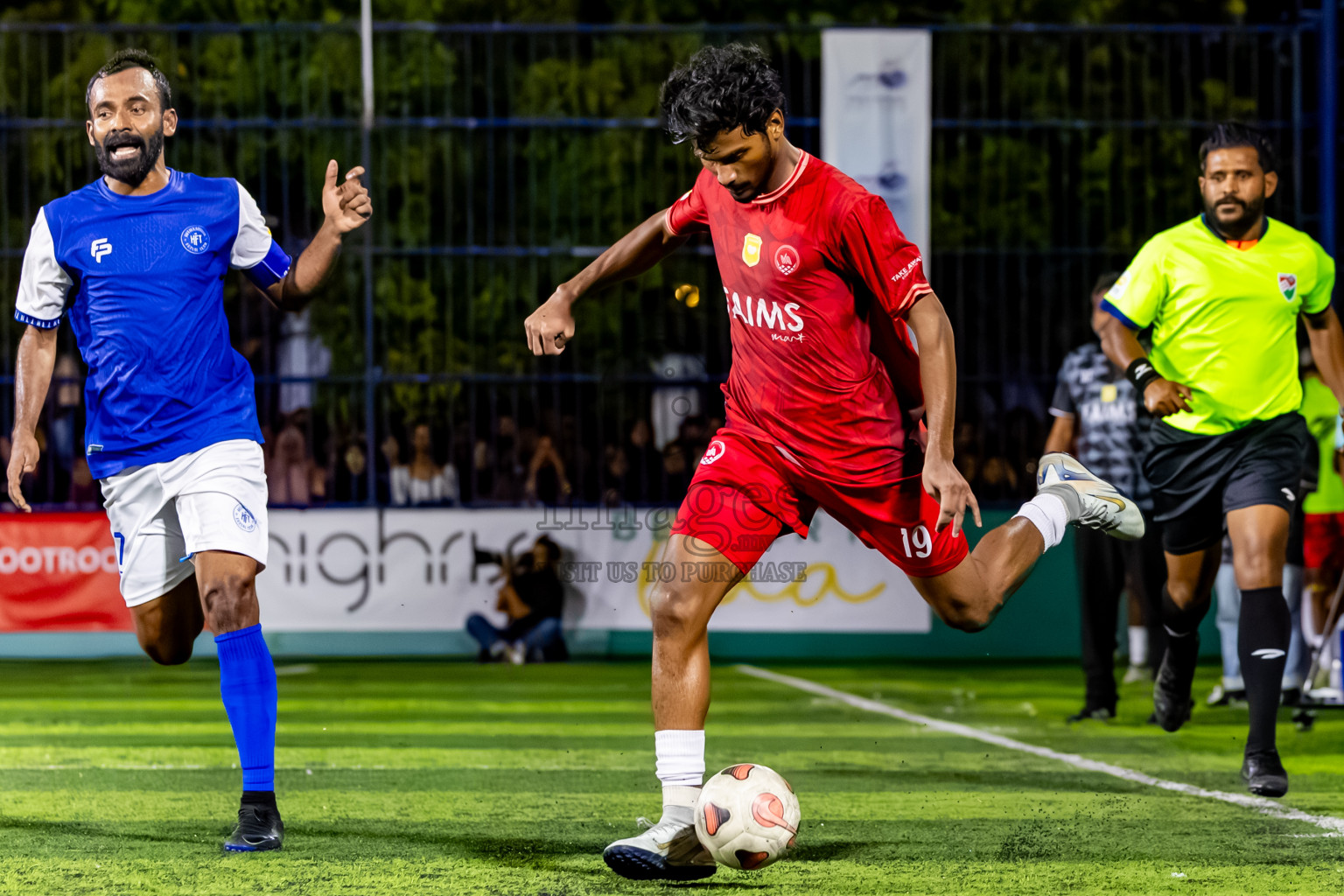 Eydhafushi vs Hithaadhoo in the finals of Better in Baa Futsal Fiesta 2025 Men's division held in B. Eydhafushi, Maldives on Monday, 17th November 2025. Photos: Nausham Waheed / images.mv