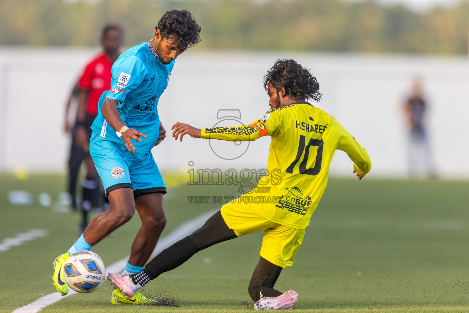 Vela Sports Club vs Irumathi FC in Day 1 of Eydhafushi Cup 2025 held in Eydhafushi Football Stadium at B. Eydhafushi, Maldives on Friday, 5th September 2025. Photos: Mohamed Mahfouz Moosa / images.mv