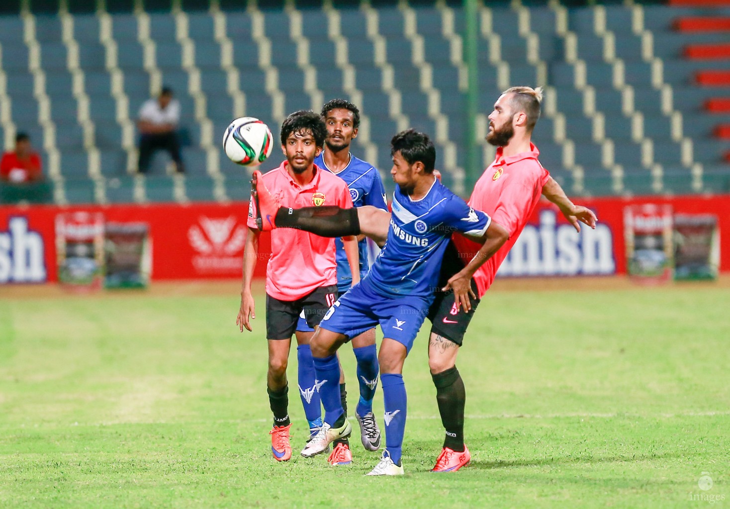 New Radiant Sports Club played against United Victory in Ooredoo Dhivehi Premier League in Male', Maldives, Wednesday, May. 04, 2016.(Images.mv Photo/ Hussain Sinan).