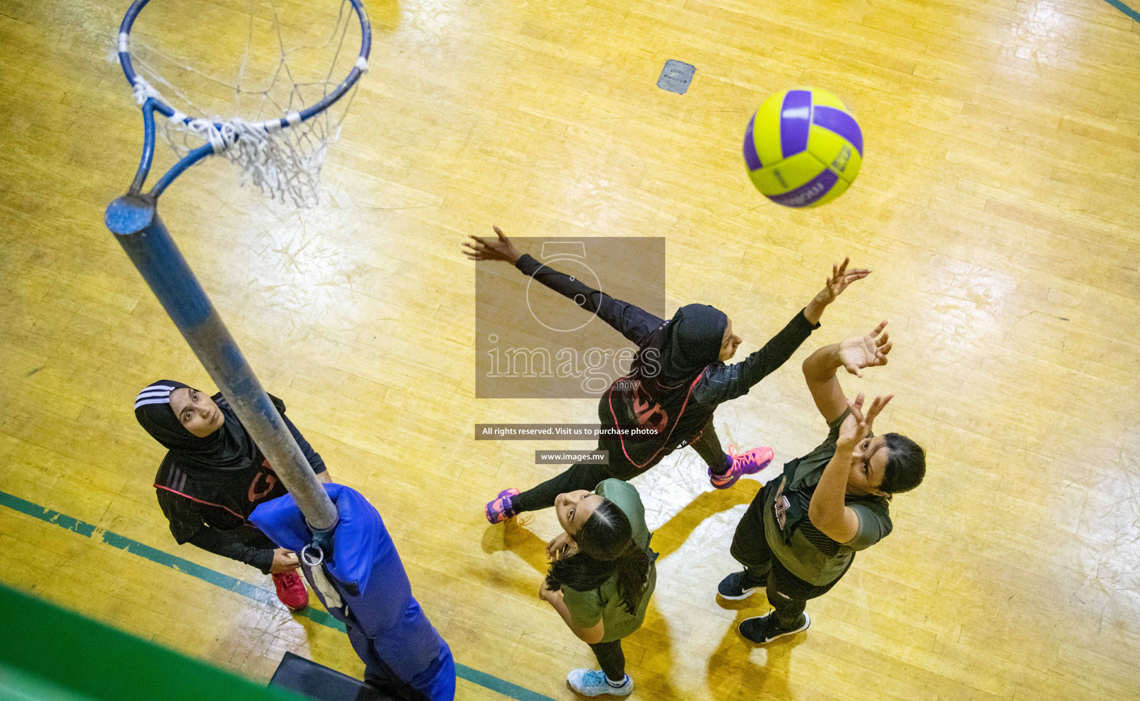 Kulhudhuffushi Youth & R.C vs Club Green Streets in the Finals of Milo National Netball Tournament 2021 (Women's) held on 5th December 2021 in Male', Maldives Photos: Ismail Thoriq / images.mv