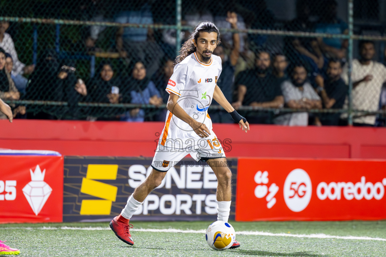 Th Hirilandhoo vs Th Buruni in Day 10 of Golden Futsal Challenge 2025 was held on Tuesday, 14th January 2025, in Hulhumale', Maldives Photos: Ismail Thoriq / images.mv