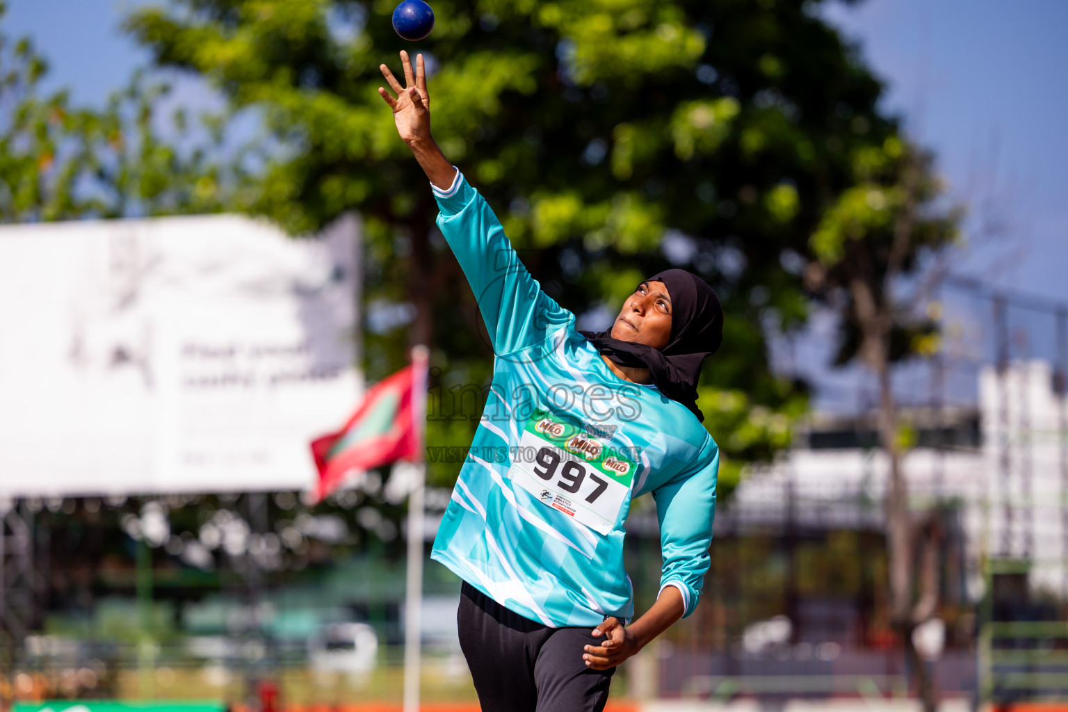 Day 3 of Inter-school Athletics Championship 2025 held in Ekuveni Synthetic Track, Male', Maldives on Wednesday, 08th October 2025. Photos by: Nausham Waheed / Images.mv