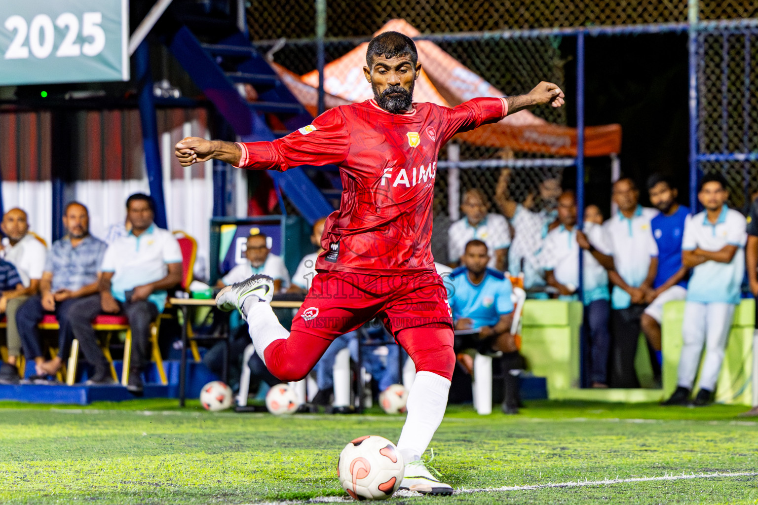 Eydhafushi vs Thulhaadhoo in Semi Finals of Better in Baa Futsal Fiesta 2025 Men's division held in B. Eydhafushi, Maldives on Saturday, 15th November 2025. Photos: Nausham Waheed / images.mv