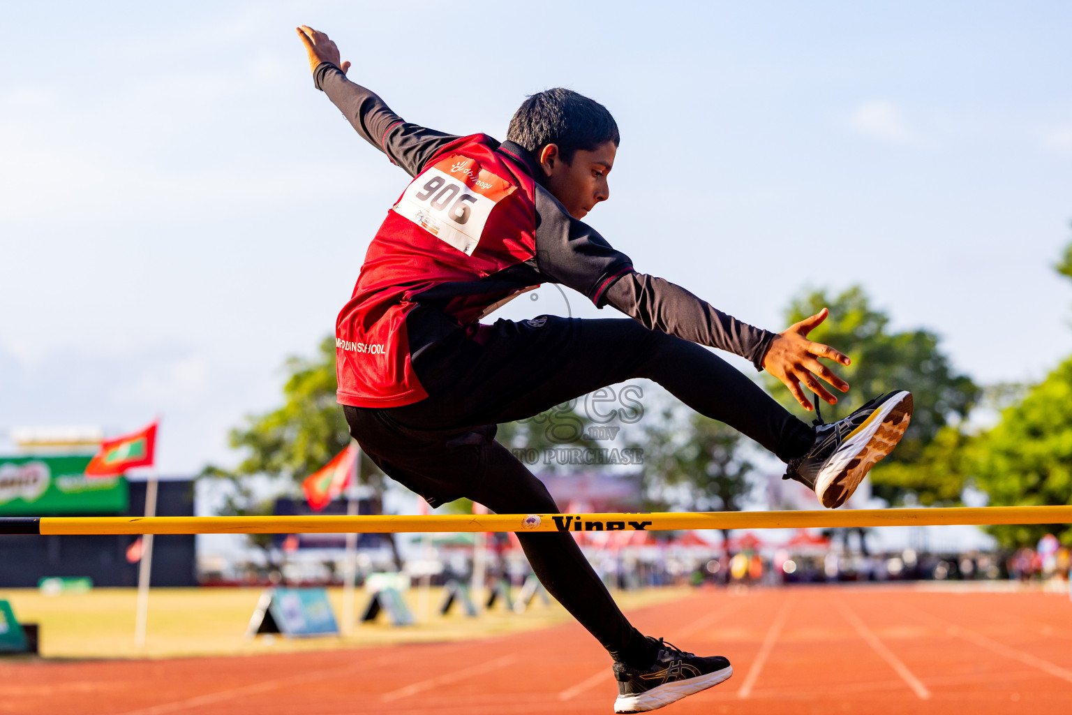 Day 3 of Inter-school Athletics Championship 2025 held in Ekuveni Synthetic Track, Male', Maldives on Wednesday, 08th October 2025. Photos by: Nausham Waheed / Images.mv