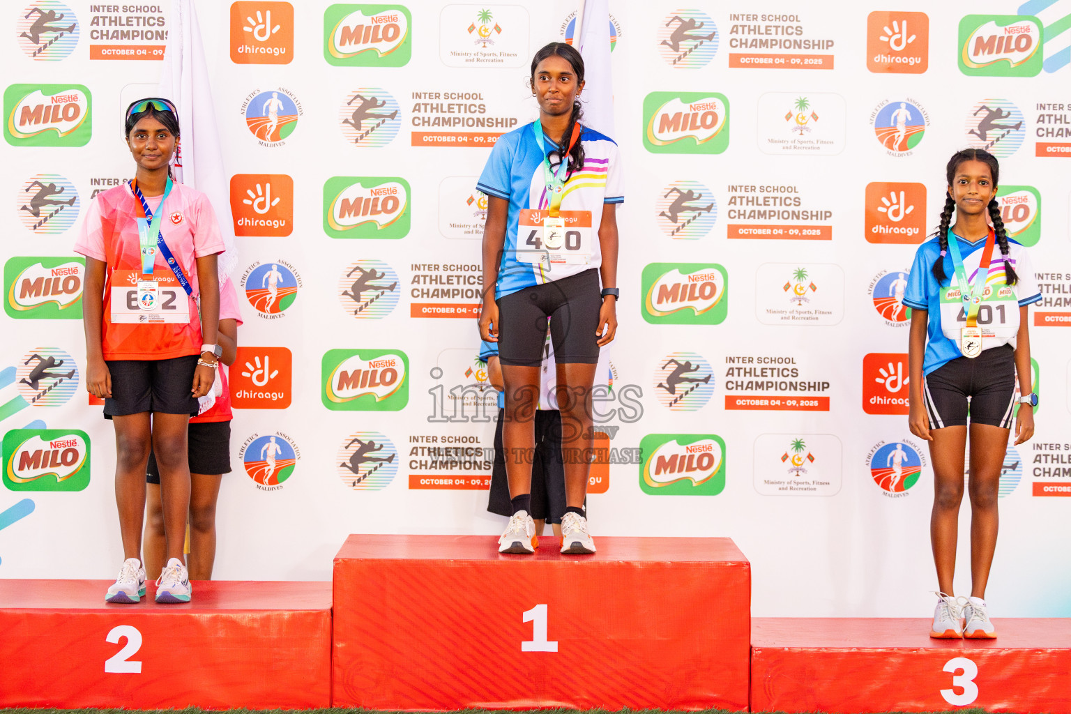 Day 4 of Inter-school Athletics Championship 2025 held in Ekuveni Synthetic Track, Male', Maldives on Thursday, 09th October 2025. Photos by: Raaif Yoosuf / Images.mv