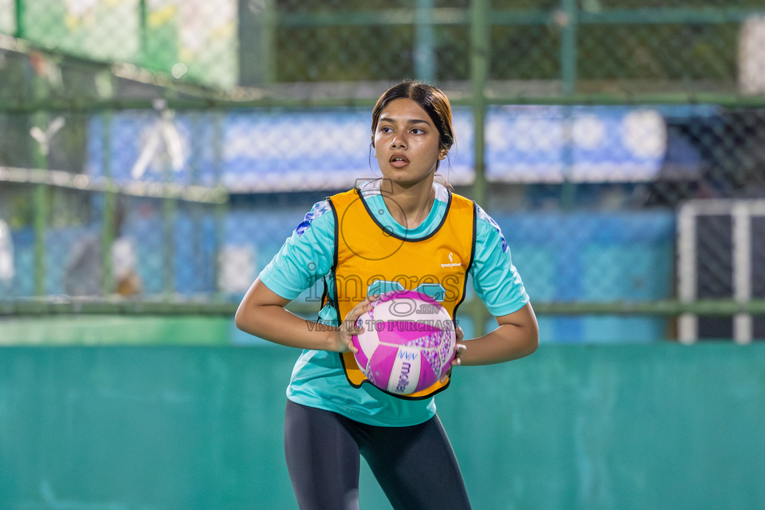 MV Netters vs United Unity Sports Club in Division 2 of of National Netball Tournament 2025 held in Ekuveni Netball Court at Male', Maldives on Thursday, 22nd May 2025. Photos: Mohamed Mahfooz Moosa / images.mv