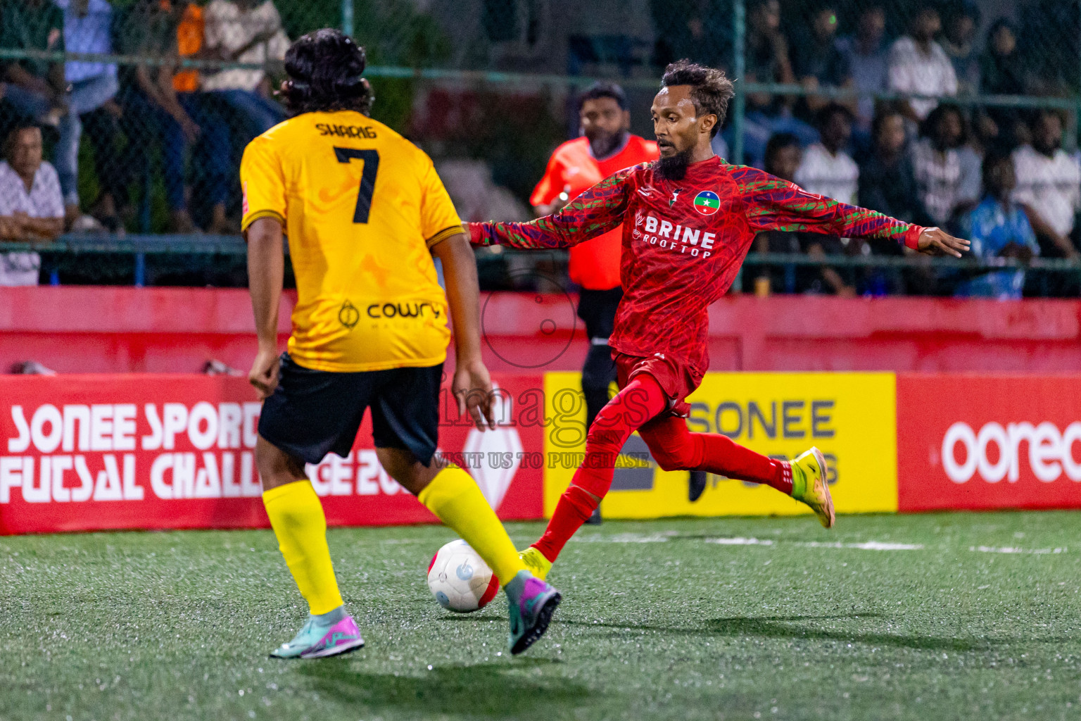 GDh. Thinadhoo  VS  GDh. Gadhdhoo in Day 17 of Golden Futsal Challenge 2024 was held on Wednesday, 31st January 2024, in Hulhumale', Maldives Photos: Hassan Simah / images.mv