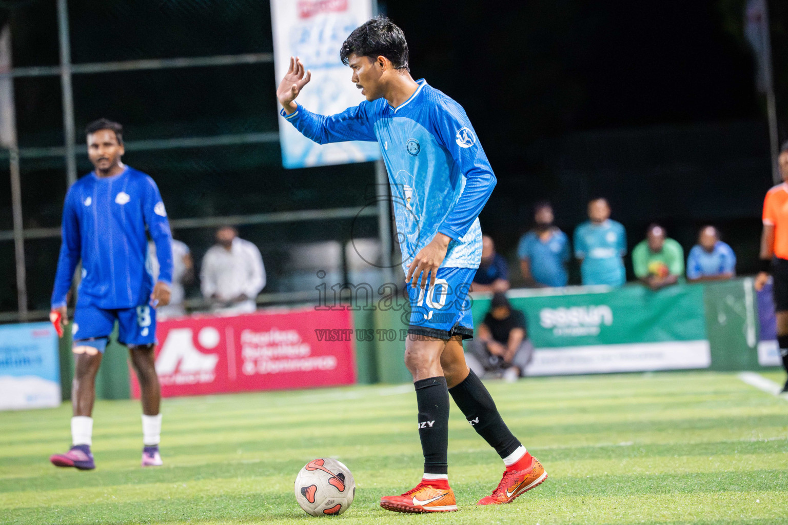 Foemathi VS Laamu Blues in Day 3 - Fonadhoo Youth Futsal Challenge 2025 held in Fonadhoo Futsal Stadium, L. Fonadhoo, Maldives on Tuesdat, 28th October 2025 Photos: Arif Rasheed / images.mv