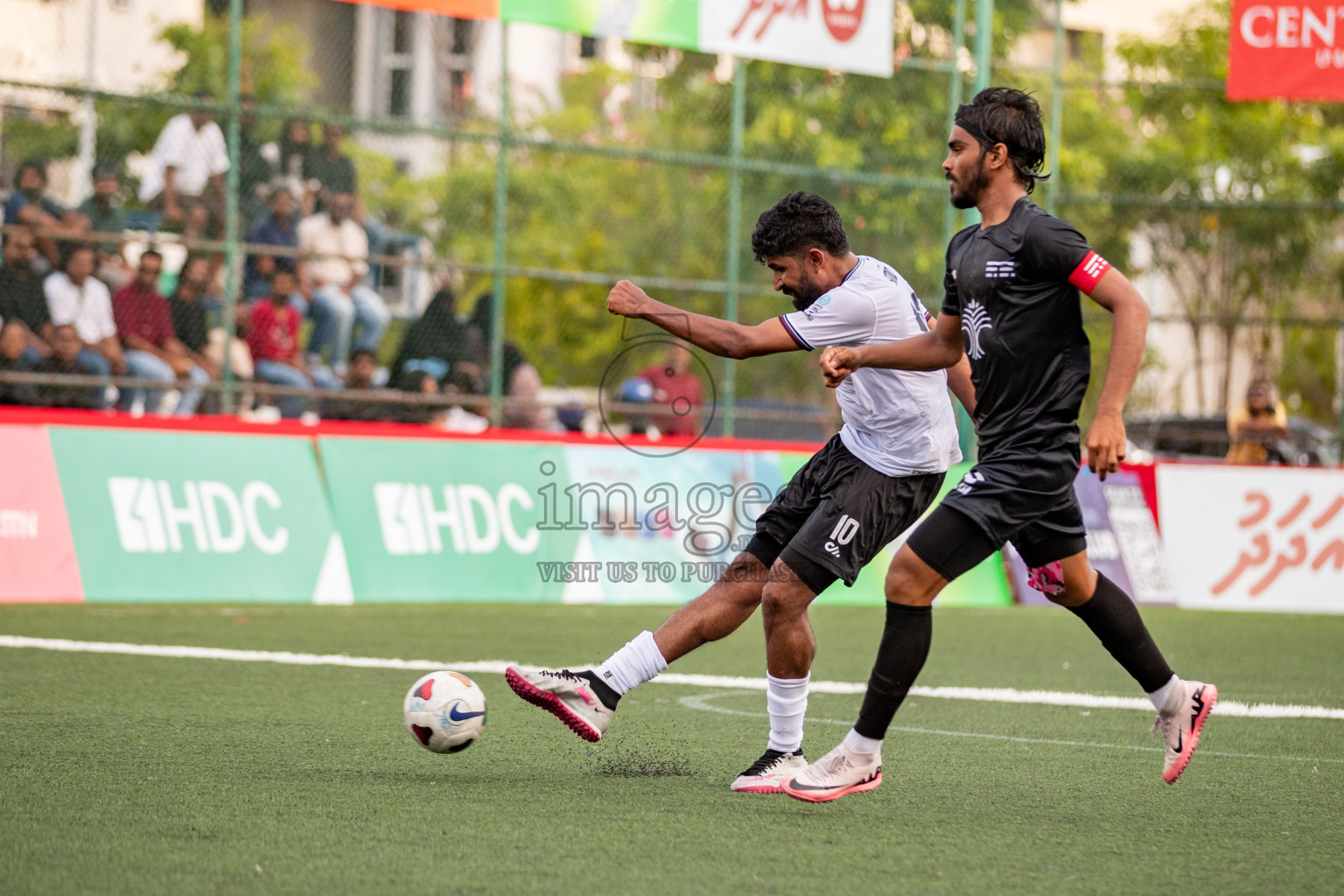 TRADENET VS KULHIVARU VUZARA CLUB in Club Maldives Classic 2024 held in Rehendi Futsal Ground, Hulhumale', Maldives on Friday, 6th September 2024. 
Photos: Hassan Simah / images.mv