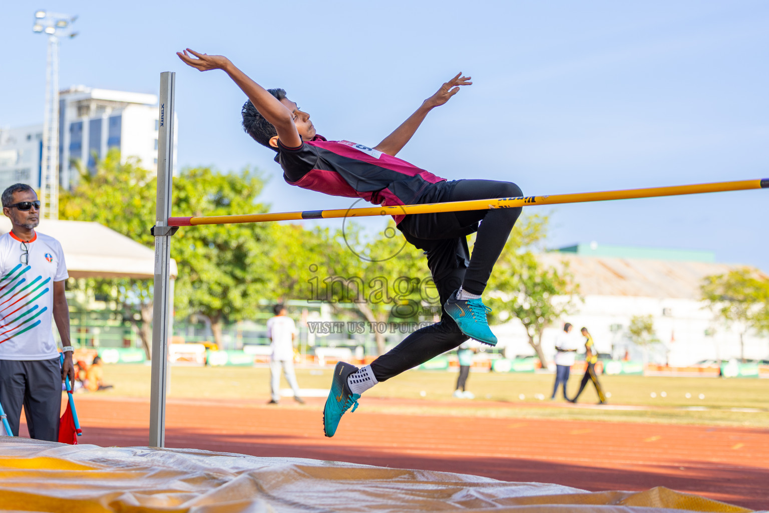 Day 1 of Inter-school Athletics Championship 2025 held in Ekuveni Synthetic Track, Male', Maldives on Monday, 06th October 2025. Photos by: Nausham Waheed, Areef, Ismail Thoriq / Images.mv