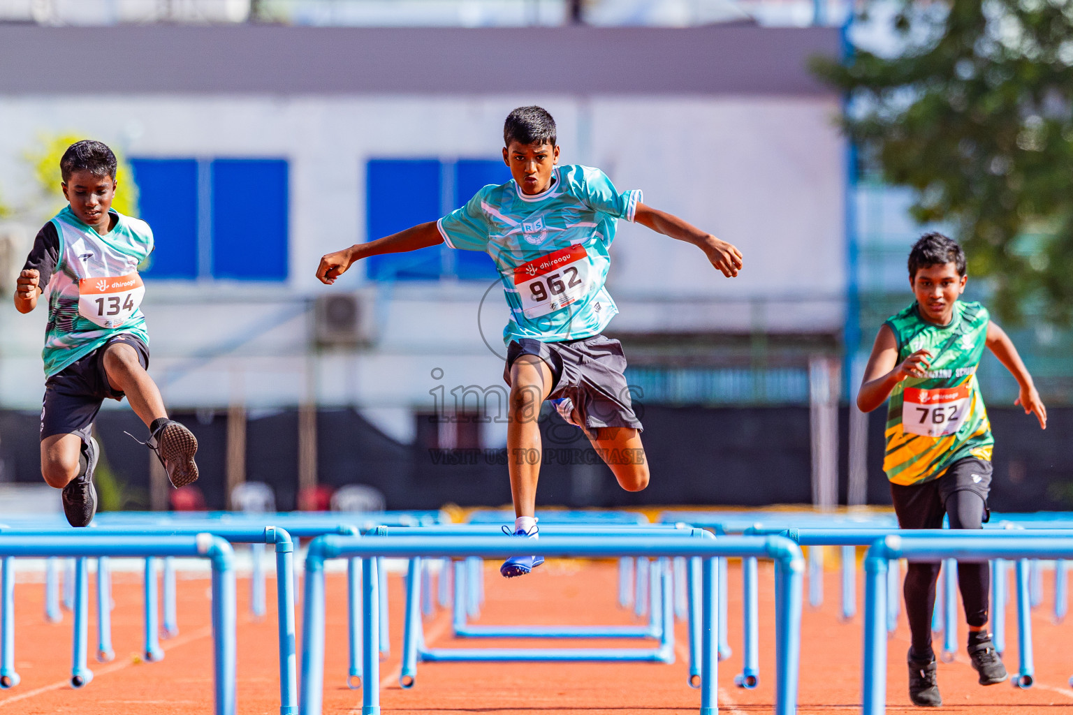 Day 2 of Inter-school Athletics Championship 2025 held in Ekuveni Synthetic Track, Male', Maldives on Tuesday, 07th October 2025. Photos by: Areef Adam / Images.mv