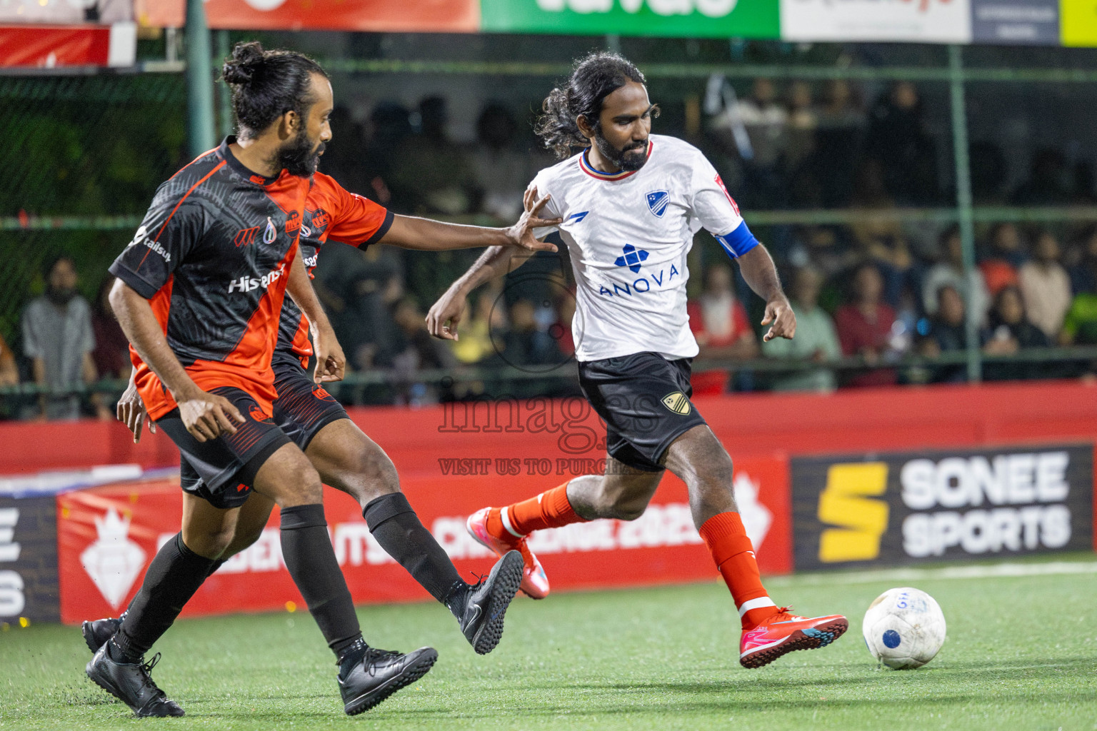 Kuda Huvadhoo vs Mulak in zone round on Day 29 of Golden Futsal Challenge 2025 was held on Sunday , 2nd February 2025, in Hulhumale', Maldives. Photos: Shuu Abdul Sattar / images.mv