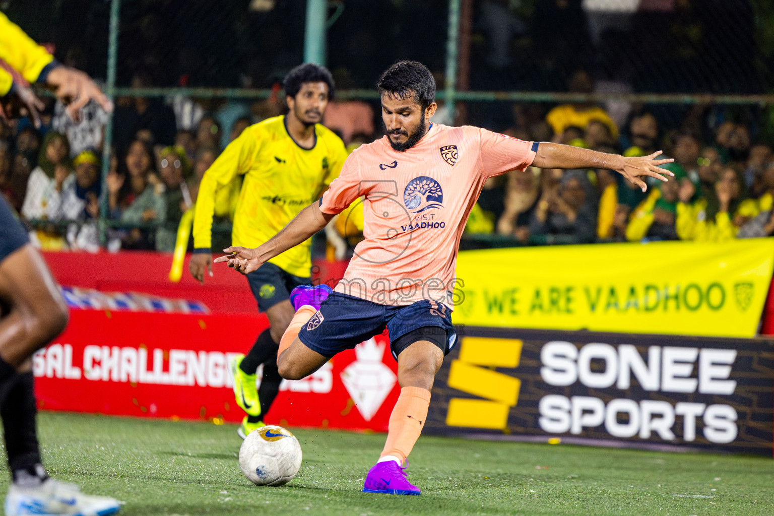 GDh Vaadhoo vs GDh Gadhdhoo in Gaafu Dhaal Atoll Final in Day 24 of Golden Futsal Challenge 2025 was held on Tuesday , 28th January 2025, in Hulhumale', Maldives. Photos: Nausham Waheed / images.mv