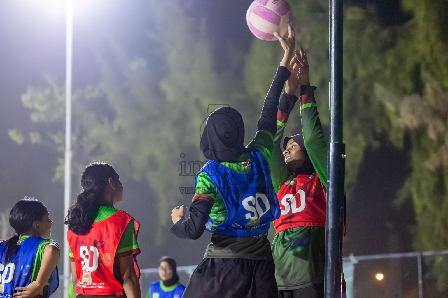 Day 1 of MILO Netball Fest 2025 was held in Cental Park, Hulhumale', Maldives on Thursday, 20th November 2025. 

Photos: Hassan Simah / images.mv