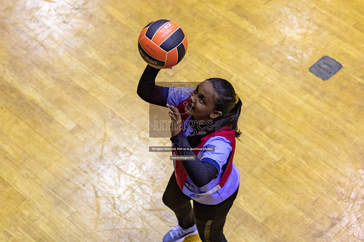 Sports Club Skylark vs Vyansa in the Milo National Netball Tournament 2022 on 17 July 2022, held in Social Center, Male', Maldives. 
Photographer: Hassan Simah / Images.mv