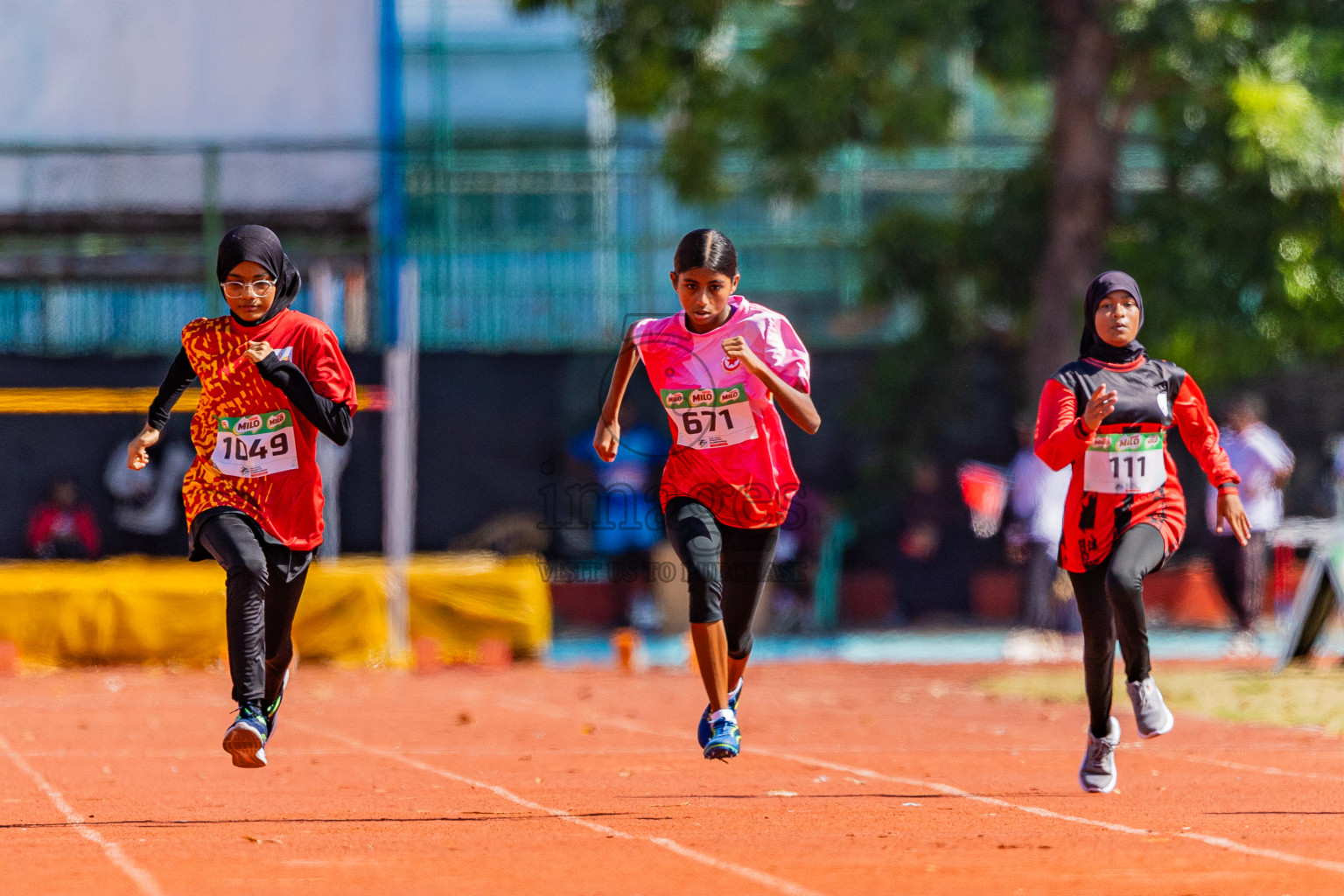 Day 1 of Inter-school Athletics Championship 2025 held in Ekuveni Synthetic Track, Male', Maldives on Monday, 06th October 2025. Photos by: Areef Adam  / Images.mv