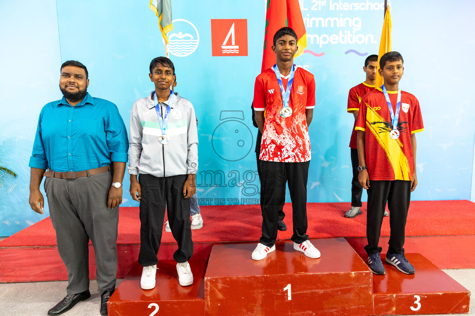 Closing Ceremony of BML 21st Interschool Swimming Competition 2025 .was held in Hulhumale' Swimming Pool, Hulhumale', Maldives on Saturday, 18th October 2025. 
Photos: Hassan Simah / images.mv