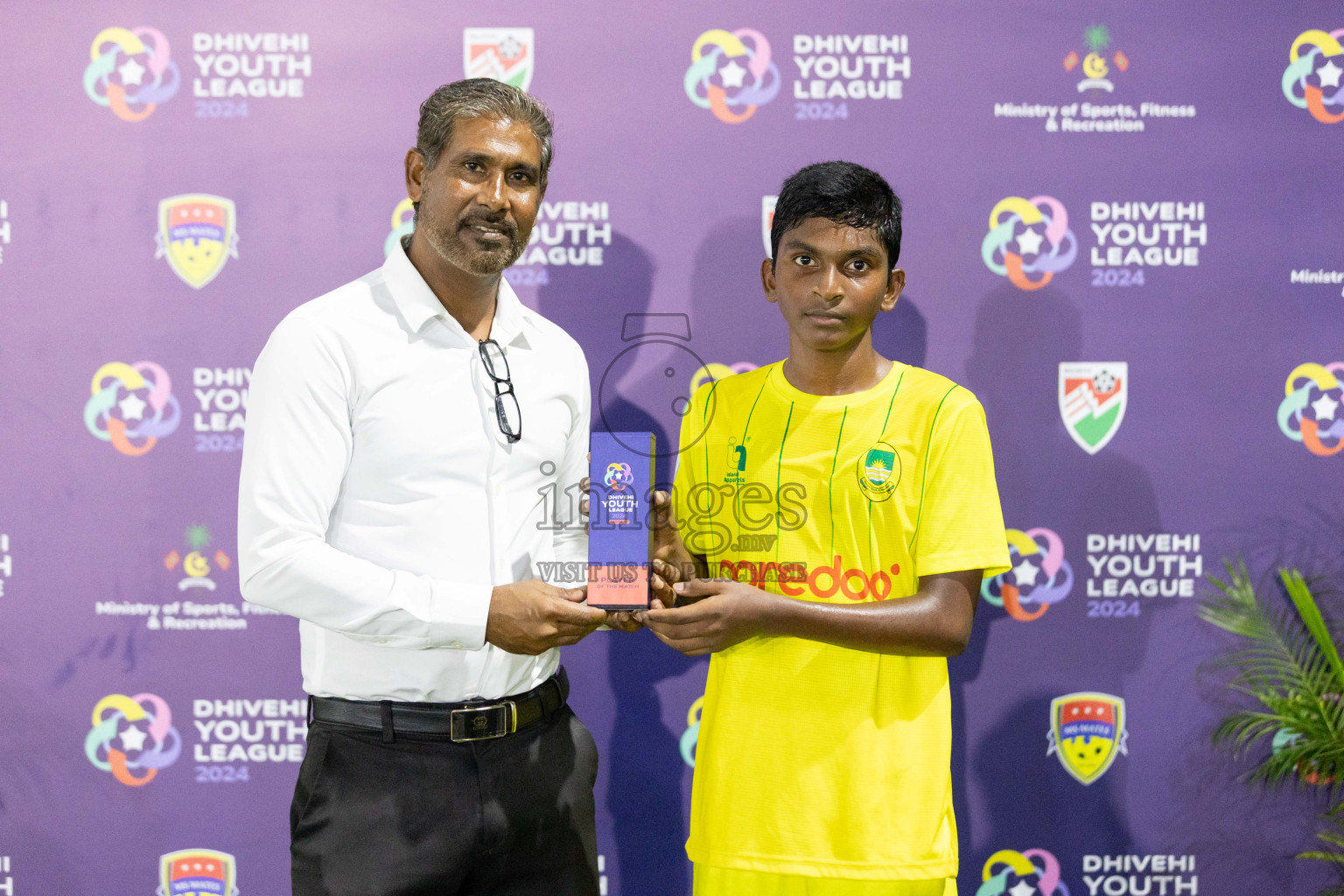 Maziya vs Hurriya (U14) in Day 4 of Dhivehi Youth League 2024 held at Henveiru Stadium on Thursday, 28th November 2024. Photos: Shuu Abdul Sattar/ Images.mv