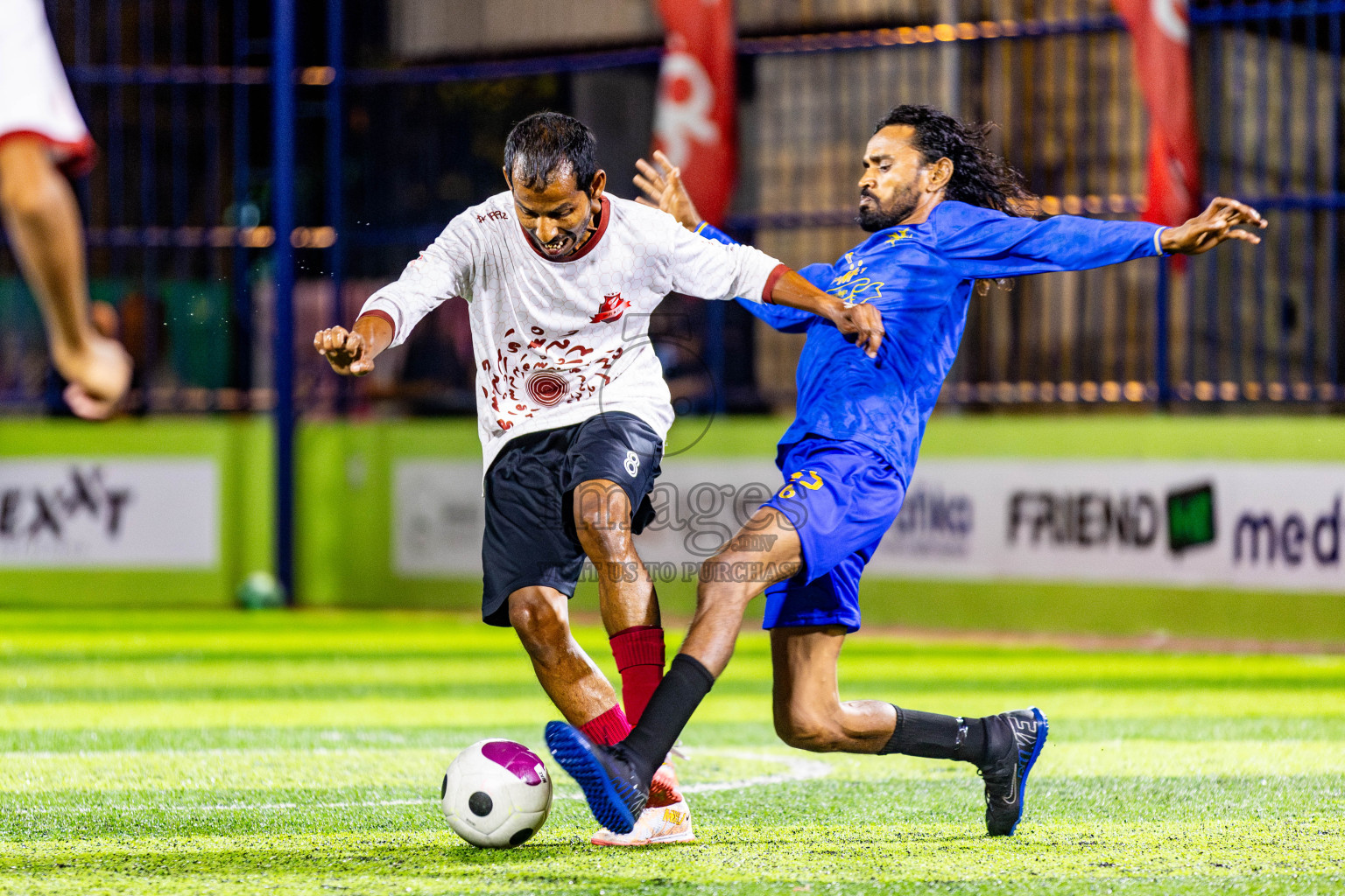 Dhunthari FC vs Friends in Day 6 of Eydhafushi Futsal Cup 2024 was held on Saturday, 13th April 2024, in B Eydhafushi, Maldives Photos: Nausham Waheed / images.mv