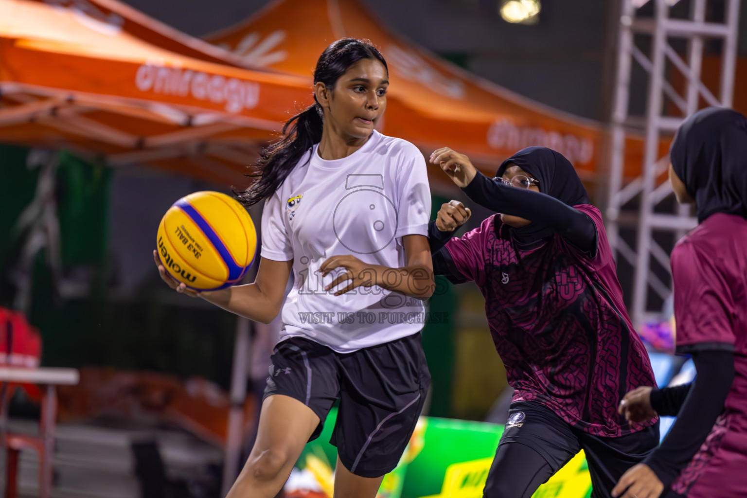 Day 1 of MILO Ramadan 3x3 Challenge 2024 was held in Ekuveni Outdoor Basketball Court at Male', Maldives on Tuesday, 12th March 2024. 
Photos: Ismail Thoriq / images.mv