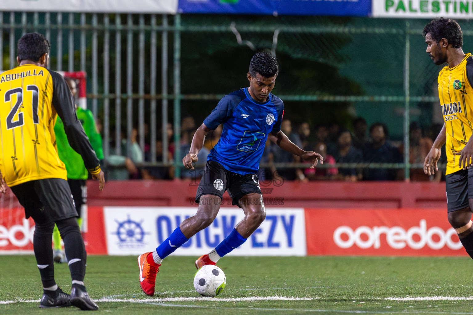 HA Vashafaru vs HA Hoarafushi in Day 5 of Golden Futsal Challenge 2024 was held on Friday, 19th January 2024, in Hulhumale', Maldives Photos: Mohamed Mahfooz Moosa / images.mv