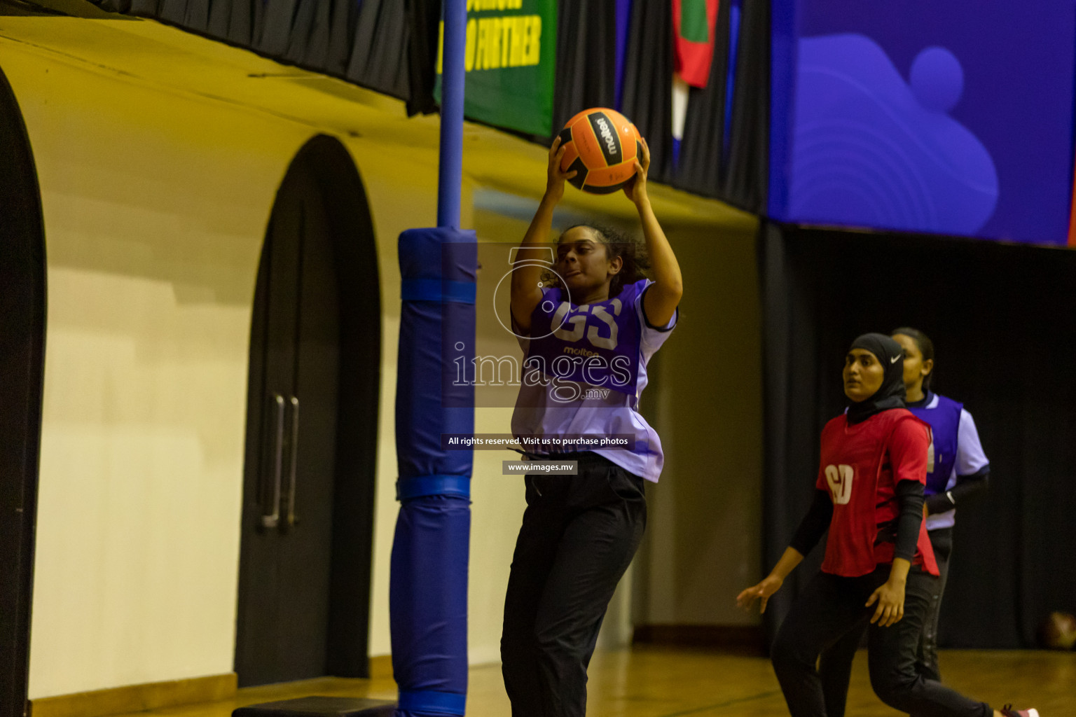 Lorenzo Sports Club vs Vyansa in the Milo National Netball Tournament 2022 on 18 July 2022, held in Social Center, Male', Maldives. Photographer: Shuu, Hassan Simah / Images.mv