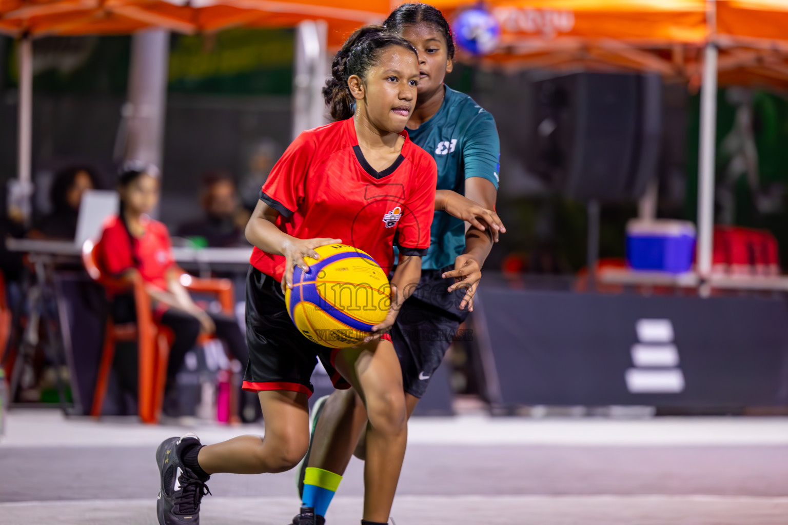 Day 3 of MILO Ramadan 3x3 Challenge 2024 was held in Ekuveni Outdoor Basketball Court at Male', Maldives on Thursday, 14th March 2024.
Photos: Ismail Thoriq / images.mv