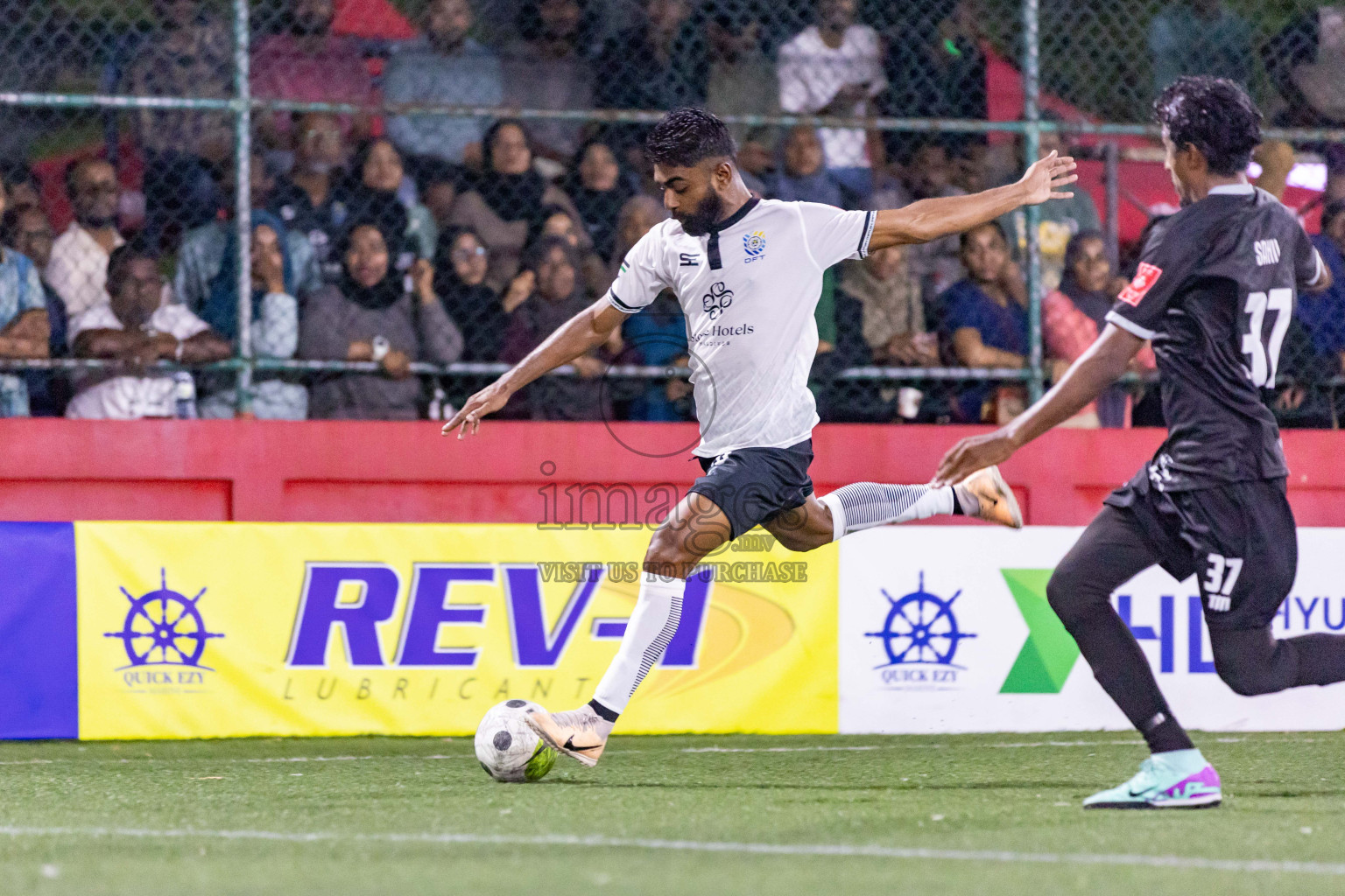 K Dhiffushi vs K Guraidhoo in Day 22 of Golden Futsal Challenge 2024 was held on Monday , 5th February 2024 in Hulhumale', Maldives Photos: Nausham Waheed / images.mv