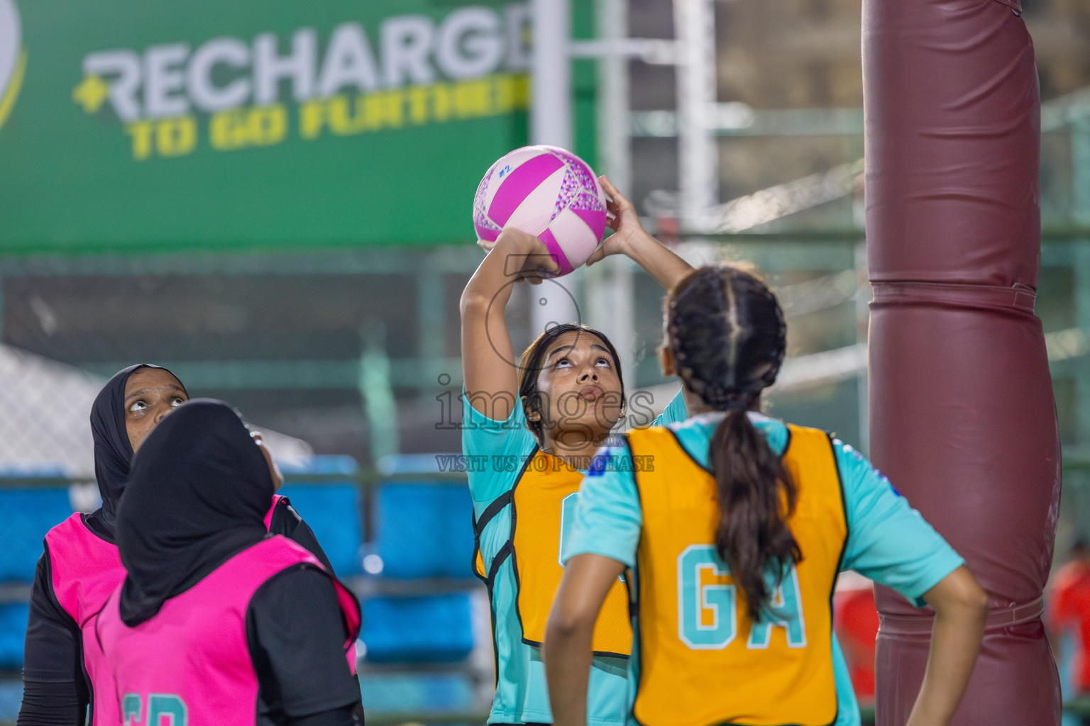 MV Netters vs United Unity Sports Club in Division 2 of of National Netball Tournament 2025 held in Ekuveni Netball Court at Male', Maldives on Thursday, 22nd May 2025. Photos: Mohamed Mahfooz Moosa / images.mv