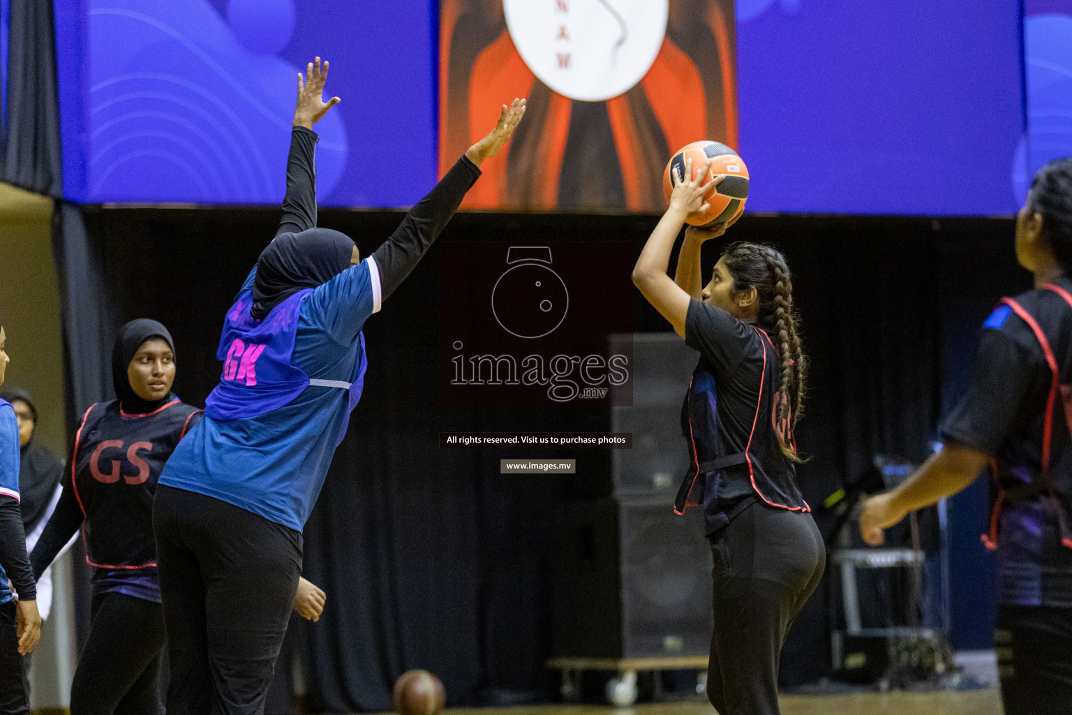 Xenith Sports Club vs Youth United Sports Club in the Milo National Netball Tournament 2022 on 18 July 2022, held in Social Center, Male', Maldives. Photographer: Shuu, Hassan Simah / Images.mv