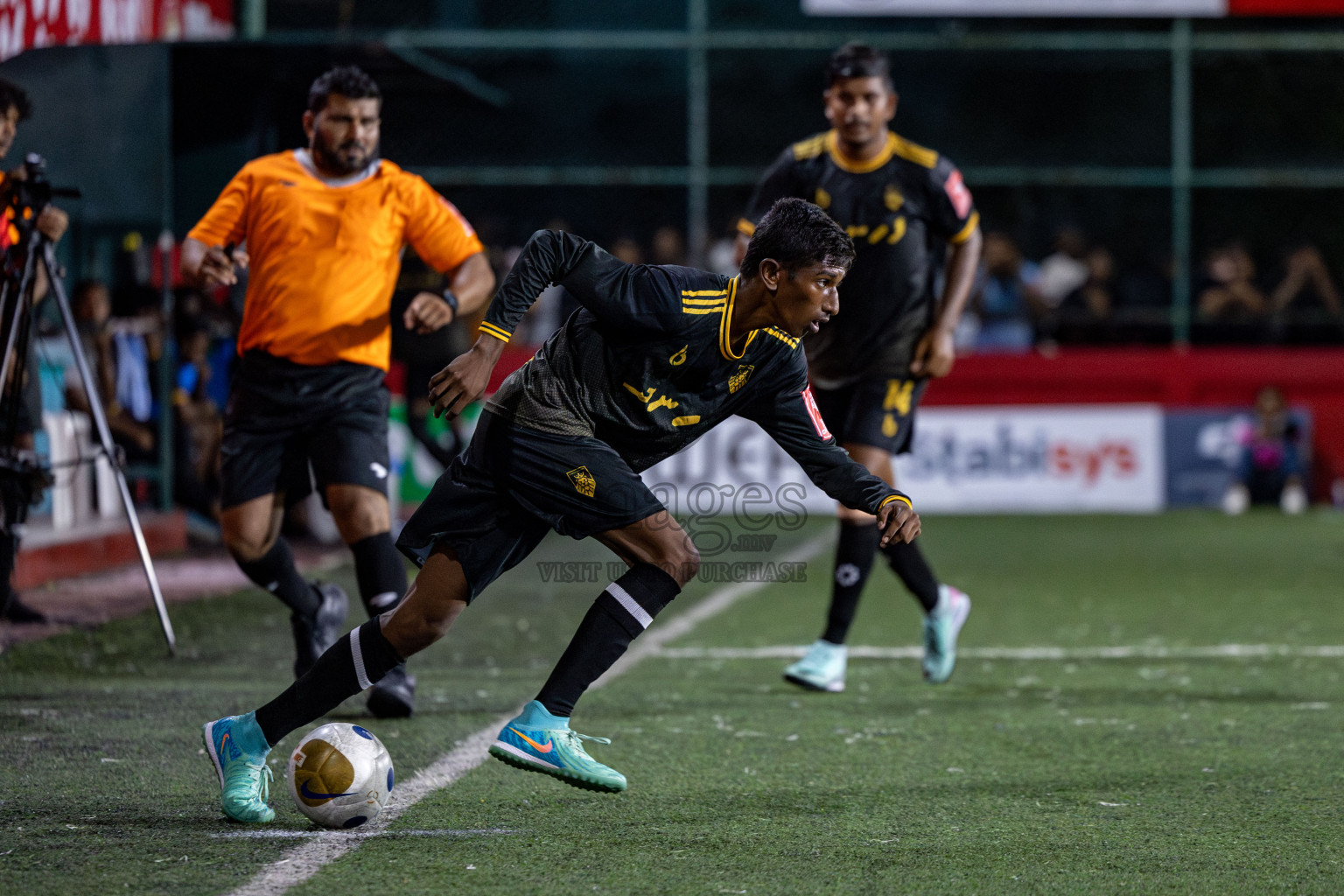 B Fehendhoo VS B Eydhafushi in Day 21 of Golden Futsal Challenge 2025 was held on Saturday, 25 January 2025, in Hulhumale', Maldives. 
Photos: Hassan Simah / images.mv
