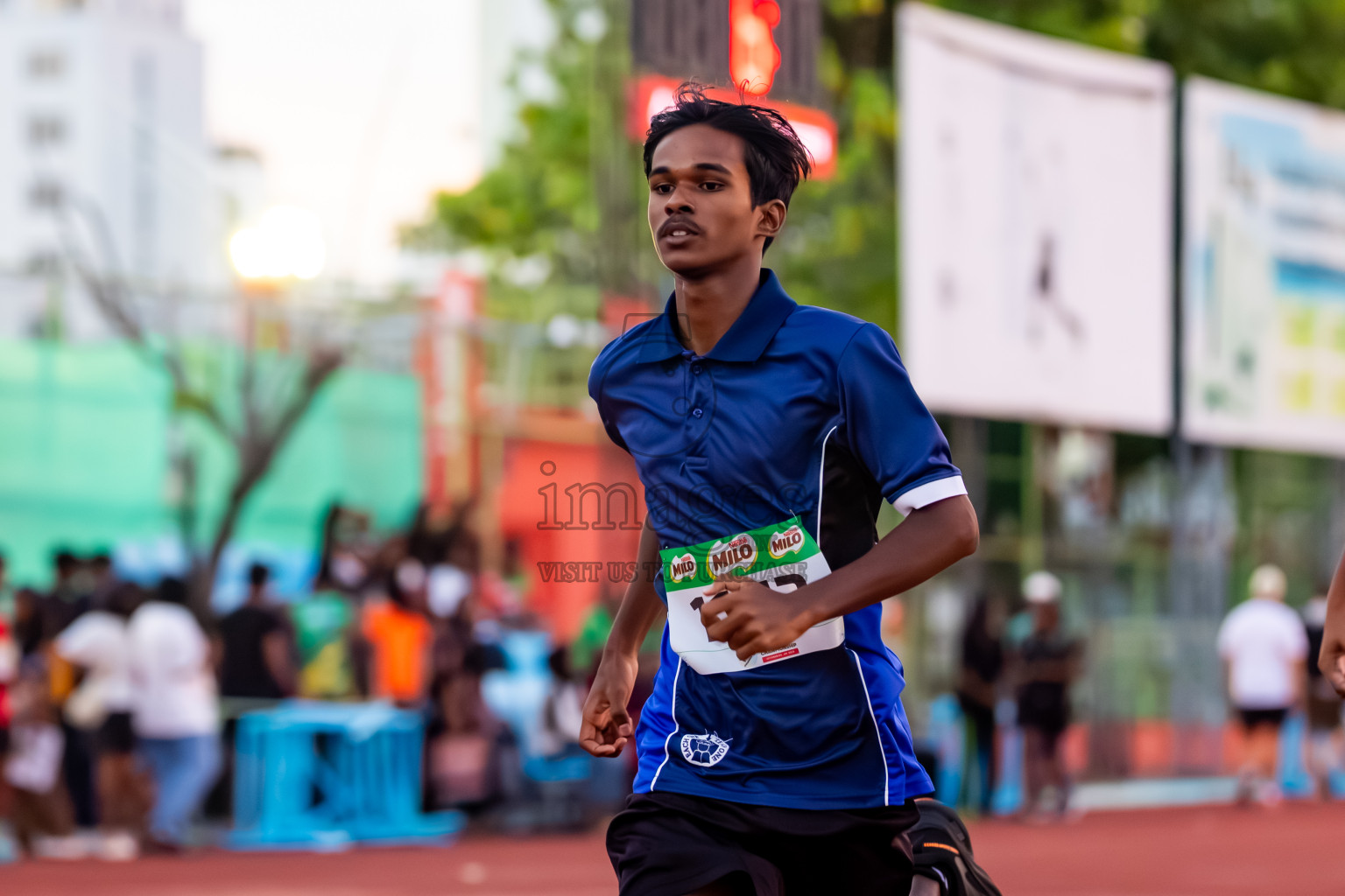Day 4 of Inter-school Athletics Championship 2025 held in Ekuveni Synthetic Track, Male', Maldives on Thursday, 09th October 2025. Photos by: Nausham Waheed / Images.mv