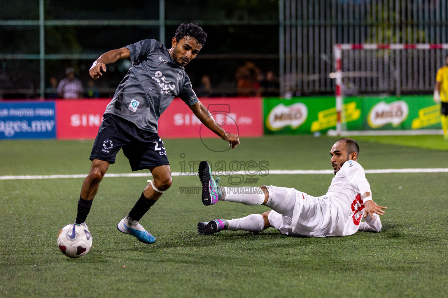 CRIMINAL COURT vs MIRA RC in Club Maldives Classic 2024 held in Rehendi Futsal Ground, Hulhumale', Maldives on Wednesday, 11th September 2024. 
Photos: Hassan Simah / images.mv