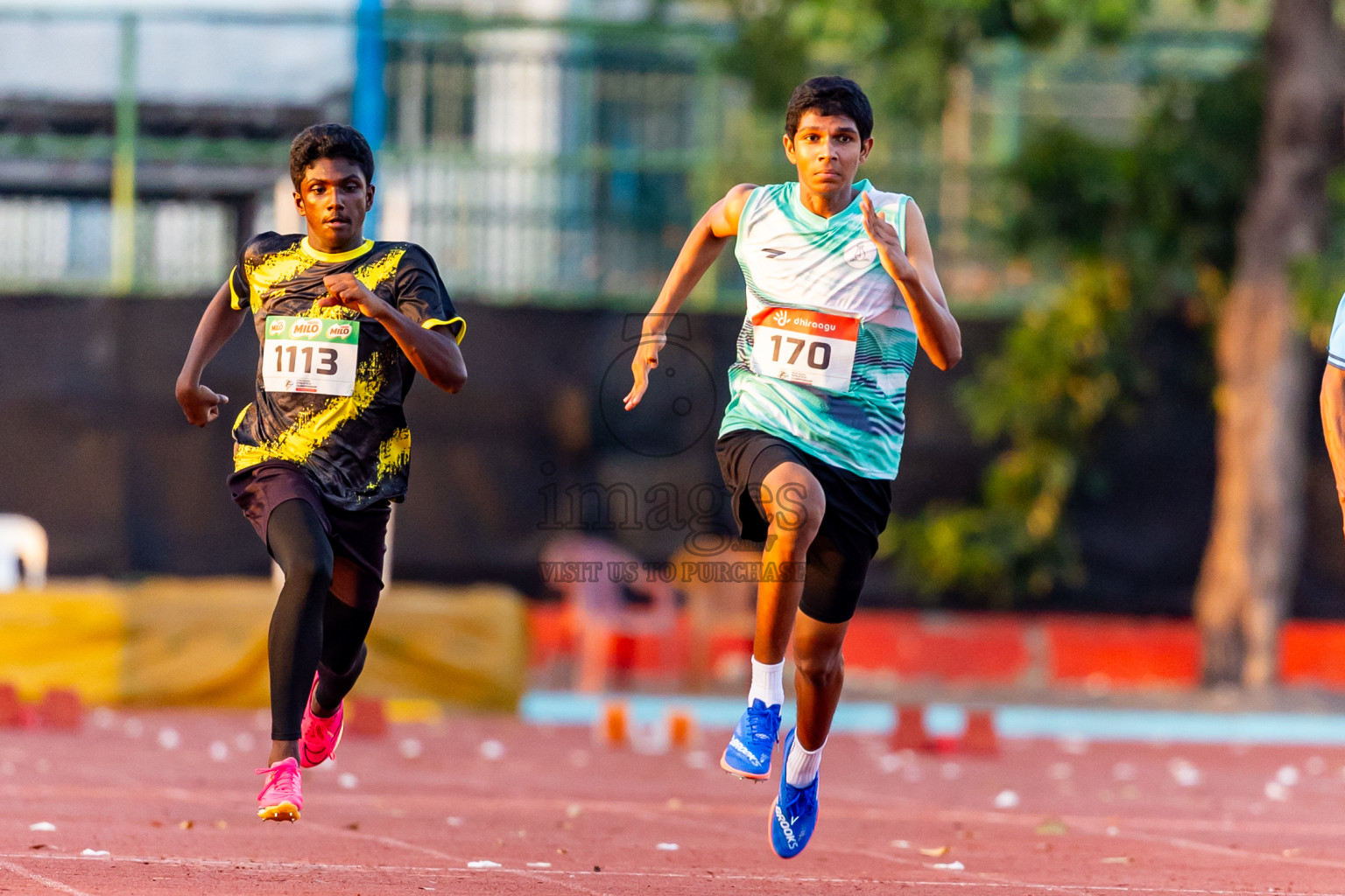 Day 2 of Inter-school Athletics Championship 2025 held in Ekuveni Synthetic Track, Male', Maldives on Tuesday, 07th October 2025. Photos by: Nausham Waheed / Images.mv
