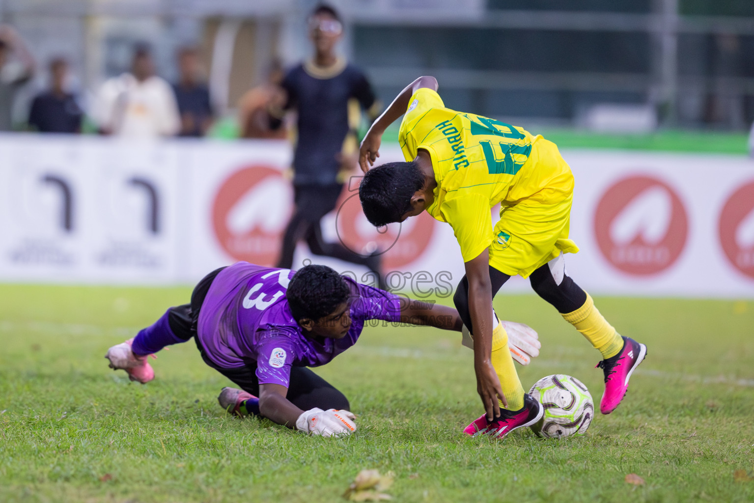 Eagles vs Maziya (U14) in Dhivehi Youth League 2024 - Day 2. Matches held at Henveiru Stadium on 22nd November 2024 , Friday. Photos: Shuu Abdul Sattar/ Images.mv